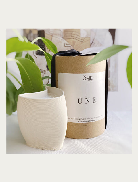 UNE - The Ome Store x Äerd Lab FIRST SCENTED CANDLE